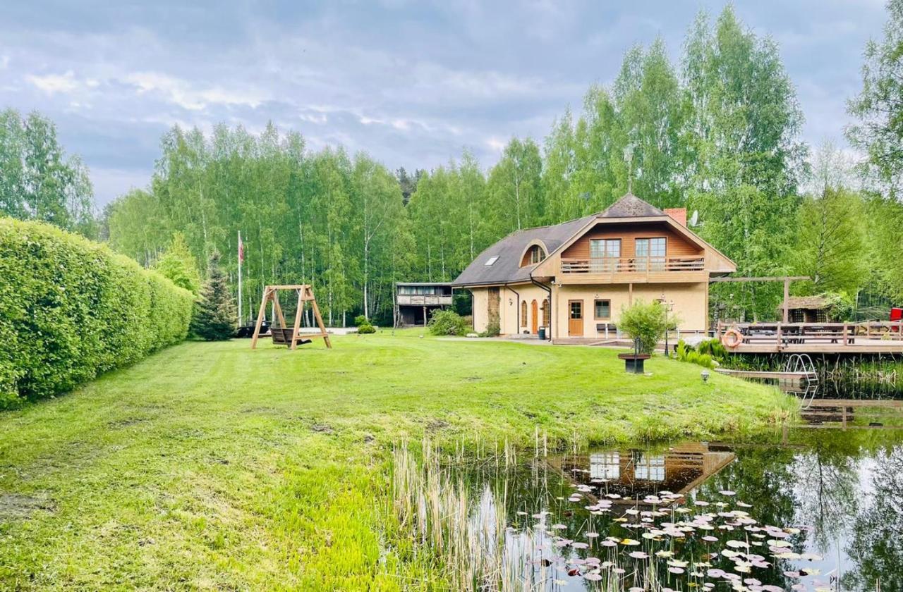 Piejuras Nams Hotel Ķesterciems Exterior foto