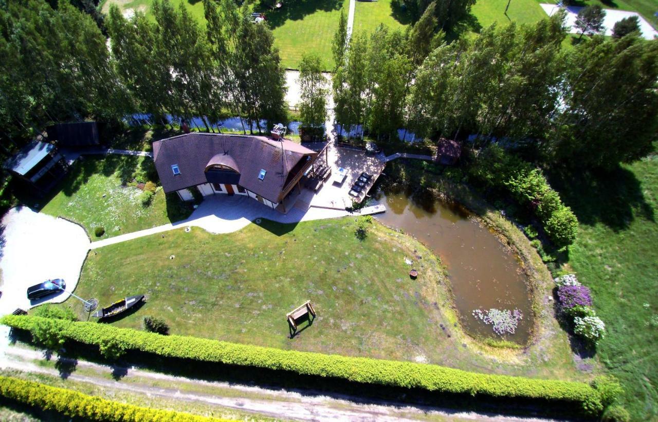 Piejuras Nams Hotel Ķesterciems Exterior foto